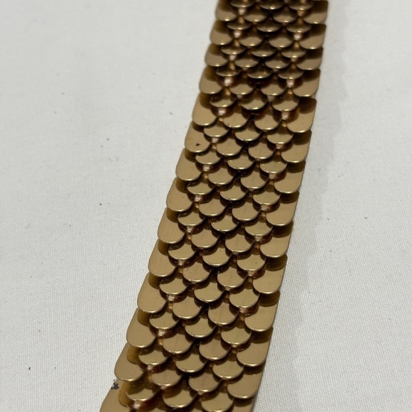 Vintage 70’s 80’s shiny gold link stretchy slinky belt - Picture 9 of 10